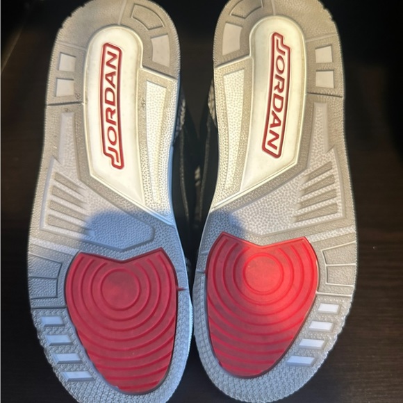 AirJordan 3 Retro - Picture 4 of 4